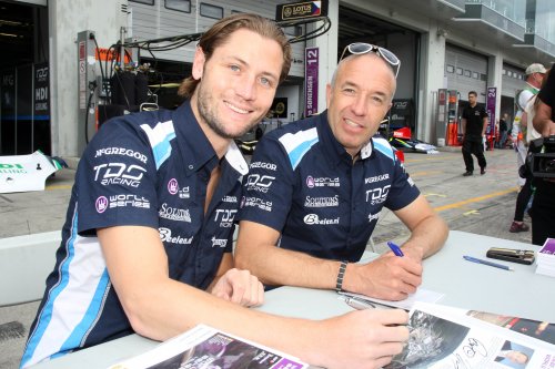 Tom Coronel gaat weer vreemd; With love from Russia...